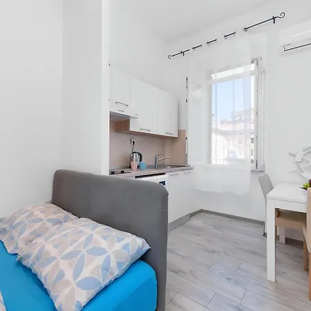 Market 5 - Rent Apartament *
