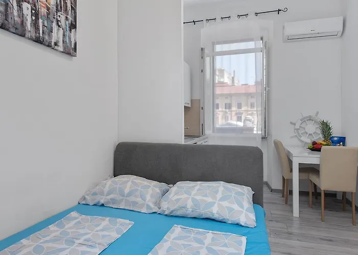 Market 5 - Rent شقة