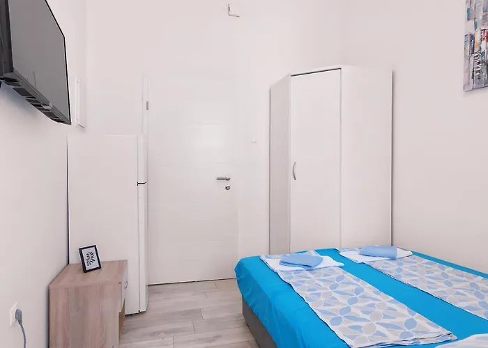Market 5 - Rent شقة
