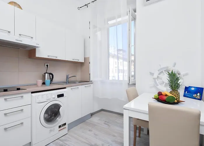 Market 5 - Rent شقة *