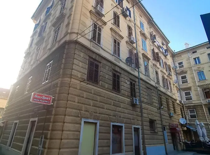 Market 5 - Rent *